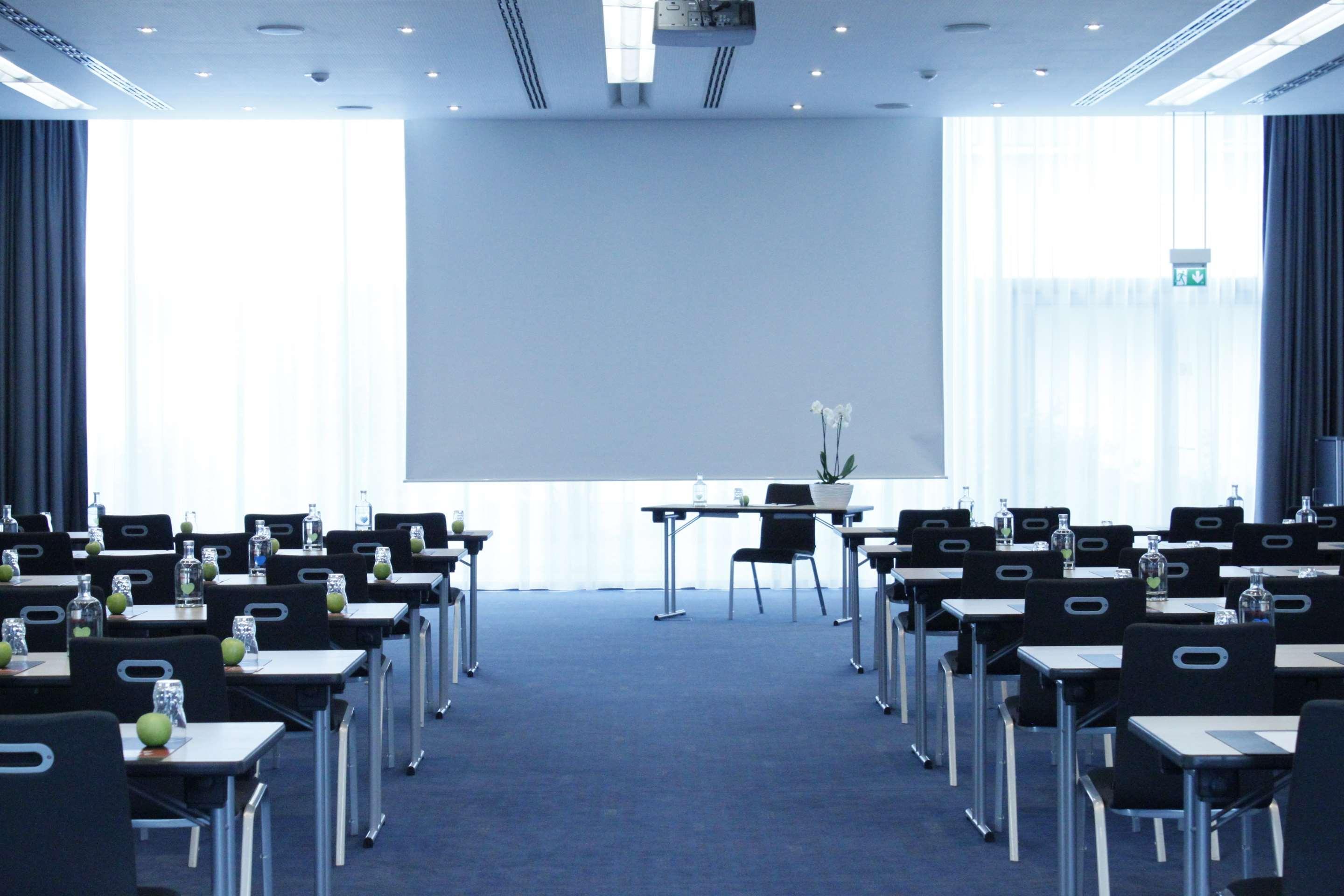 อินเตอร์ซิตี้โฮเทล สนามบินแฟรงก์เฟิร์ต Hotel Frankfurt am Main ภายนอก รูปภาพ